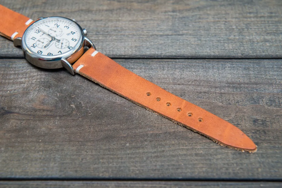 English Tan leather watch band, handmade in Finland. Tapered size: 26/22mm, 25/22 mm, 24/20mm, 23/20 mm, 22/18 mm, 21/18 mm, 20/16 mm, 19/16 mm