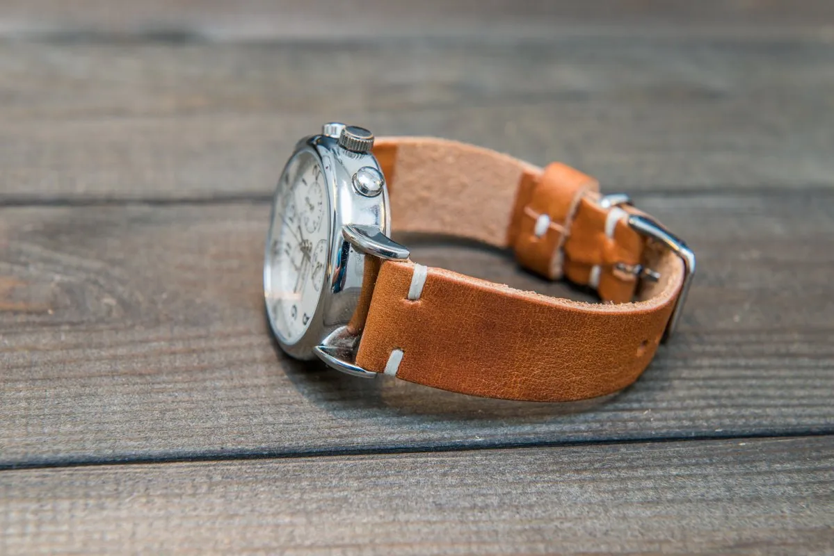 English Tan leather watch band, handmade in Finland. Tapered size: 26/22mm, 25/22 mm, 24/20mm, 23/20 mm, 22/18 mm, 21/18 mm, 20/16 mm, 19/16 mm