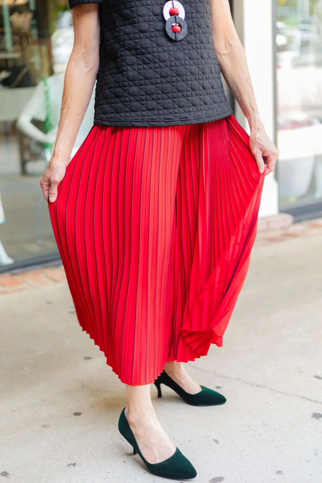 Pleated Pants | Red/Black